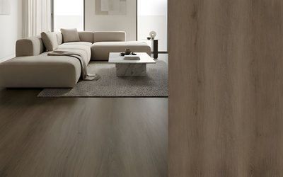 Light Walnut Oak Rios Floor LVP plank swatch